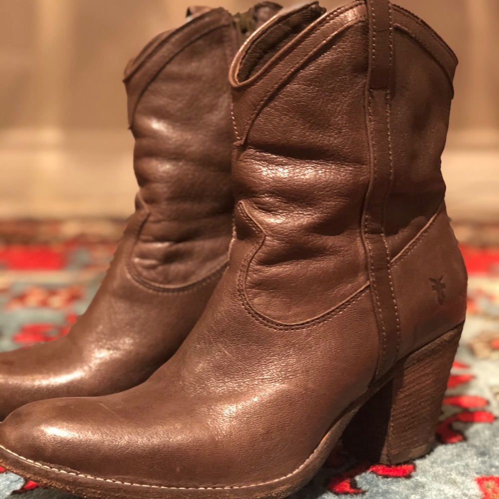 Frye bootie